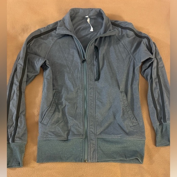 Lululemon Kung Fu Jacket - Picture 6 of 12
